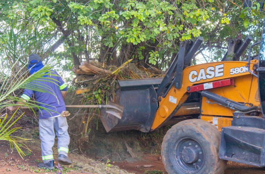 DIA DO MEIO AMBIENTE: PREFEITURA REALIZA GRANDE OPERAÇÃO DE LIMPEZA NESTA QUINTA