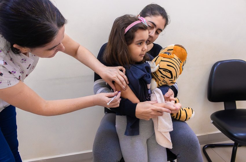 JAGUARIÚNA INICIA VACINAÇÃO CONTRA A GRIPE NAS CRECHES MUNICIPAIS