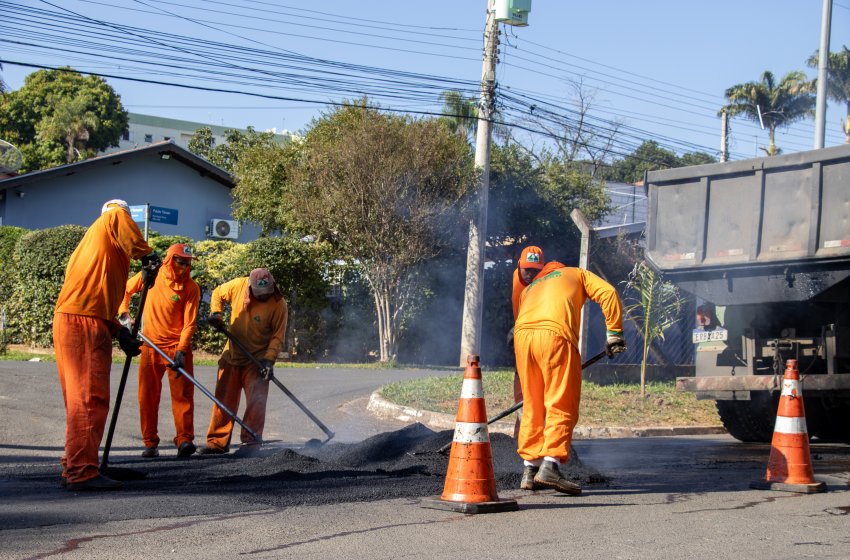 PREFEITURA REALIZA OPERAÇÃO TAPA-BURACOS NESTA TERÇA