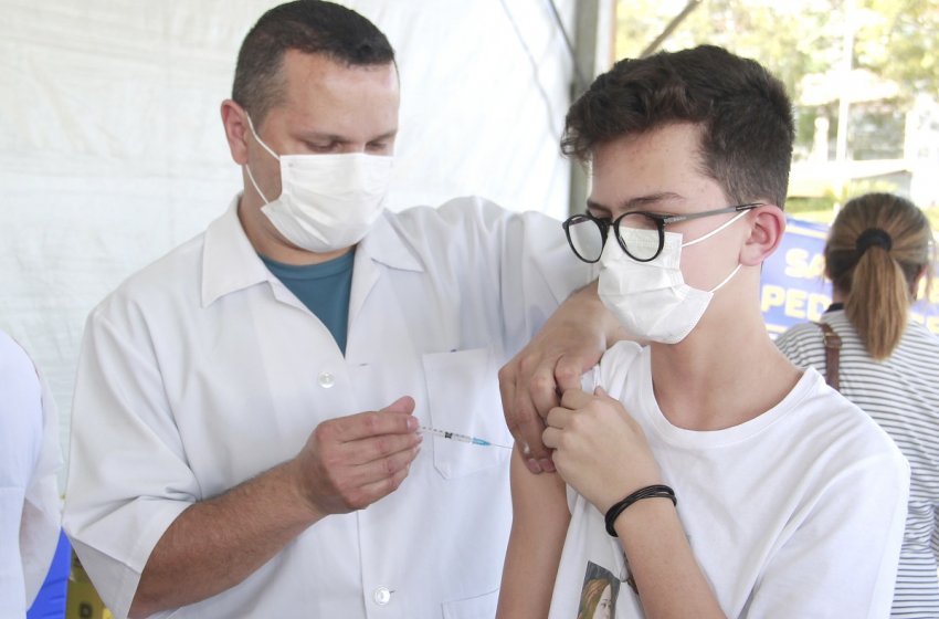 JAGUARIÚNA VACINA ADOLESCENTES COM COMORBIDADES E 2ª DOSES DA CORONAVAC E ASTRAZENECA AGENDADAS 