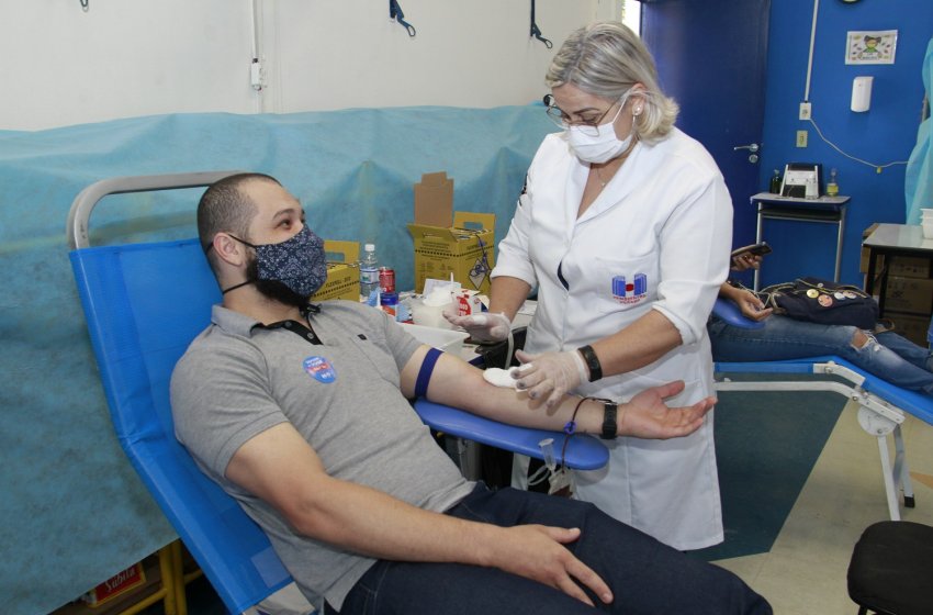 JAGUARIUNENSES EXERCEM A SOLIDARIEDADE DOANDO SANGUE  