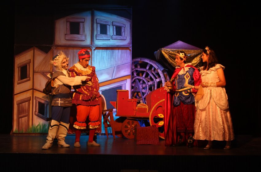 SEXTA-FEIRA É DIA DE TEATRO EM JAGUARIÚNA
