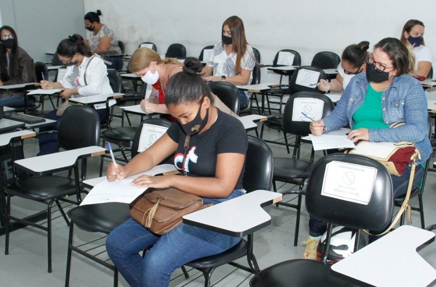 PROGRAMA BOLSA TRABALHO OFERECE OPORTUNIDADES AOS MORADORES DE JAGUARIÚNA