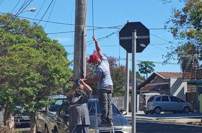 MOBILIDADE URBANA IRÁ RETIRAR FIAÇÃO CAÍDA SOBRE VIAS QUE REPRESENTE RISCO DE ACIDENTES