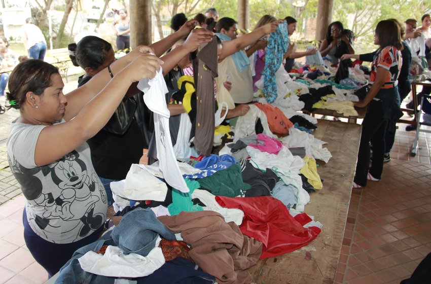 FUNDO SOCIAL REALIZA DOAÇÕES DE ROUPAS ARRECADADAS NO PROGRAMA JAGUARIÚNA SOLIDÁRIA