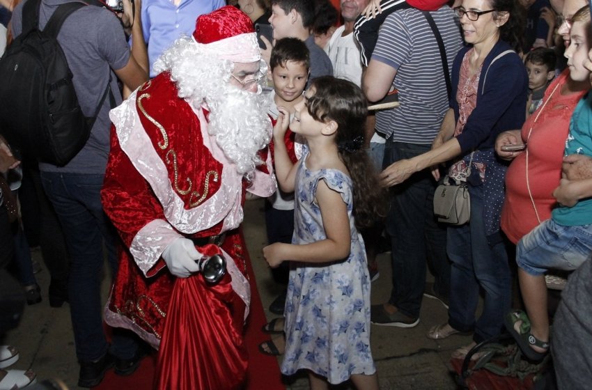 DISTRIBUIÇÃO DE INGRESSOS PARA ACOMPANHAR PAPAI NOEL NA MARIA FUMAÇA COMEÇARÁ NA SEXTA-FEIRA