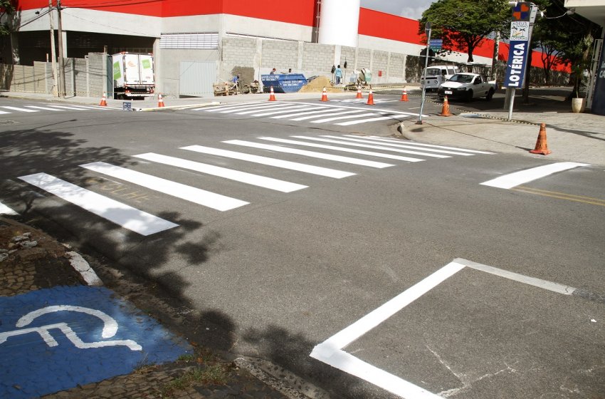 MOBILIDADE REALIZA BLOQUEIO DE VIAS PARA PINTURA DE SINALIZAÇÃO NA REGIÃO CENTRAL