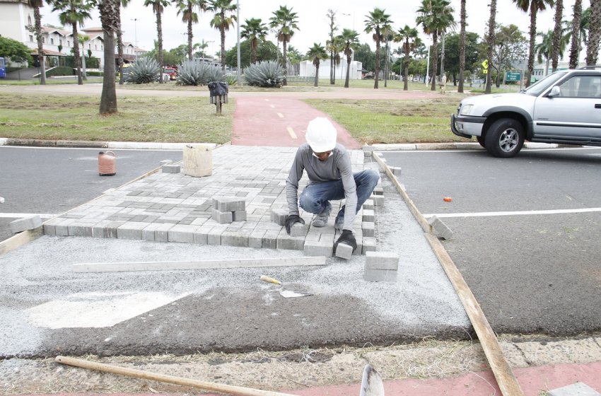 PREFEITURA DE JAGUARIÚNA RETOMA CONSTRUÇÃO DE FAIXAS ELEVADAS NA AVENIDA LAÉRCIO JOSÉ GOTHARDO
