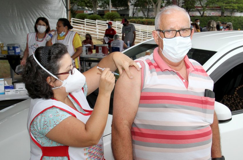 SAÚDE APLICA TODA AS DOSES DA VACINA CONTRA A COVID-19, CONFORME CALENDÁRIO