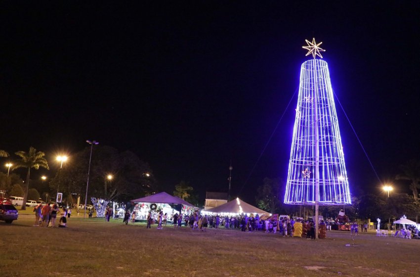 JAGUARIÚNA TERÁ NATAL COM O ENCANTO DAS LUZES E TRENÓ DO PAPAI NOEL